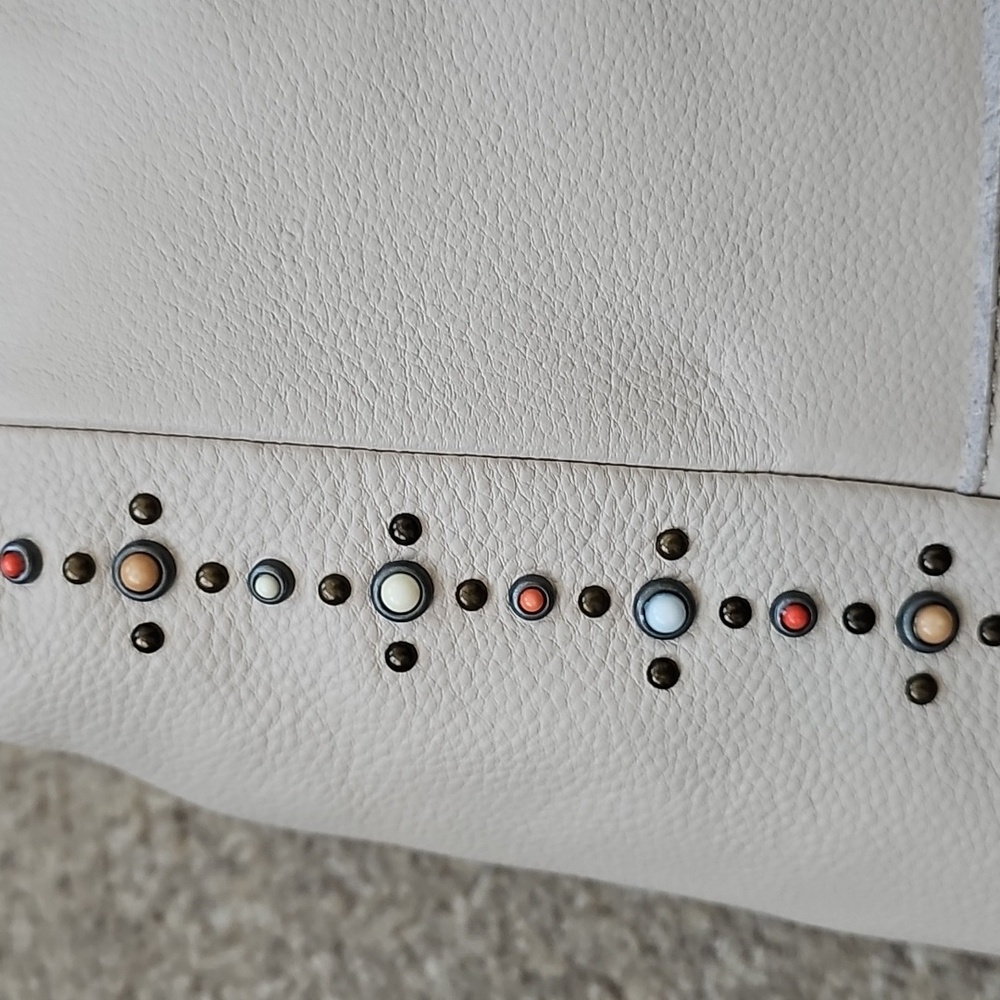 The Sak leather handbag in cream color. - Picture 2 of 6